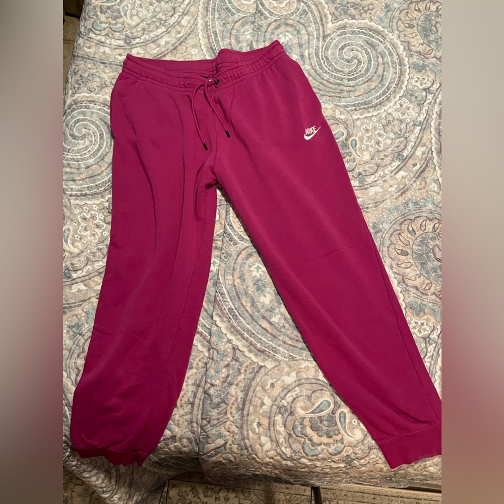 Nike Women relaxed joggers size L